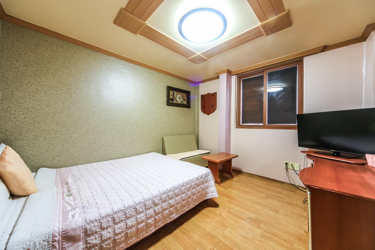 Nampo One Motel ปูซาน ภายนอก รูปภาพ